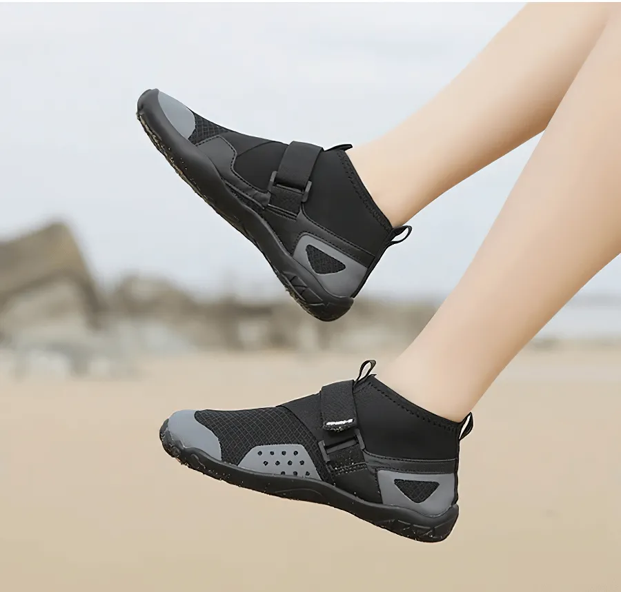 Unisex Light Water Shoes with Drainage Holes / Surf Sandals - SF0294